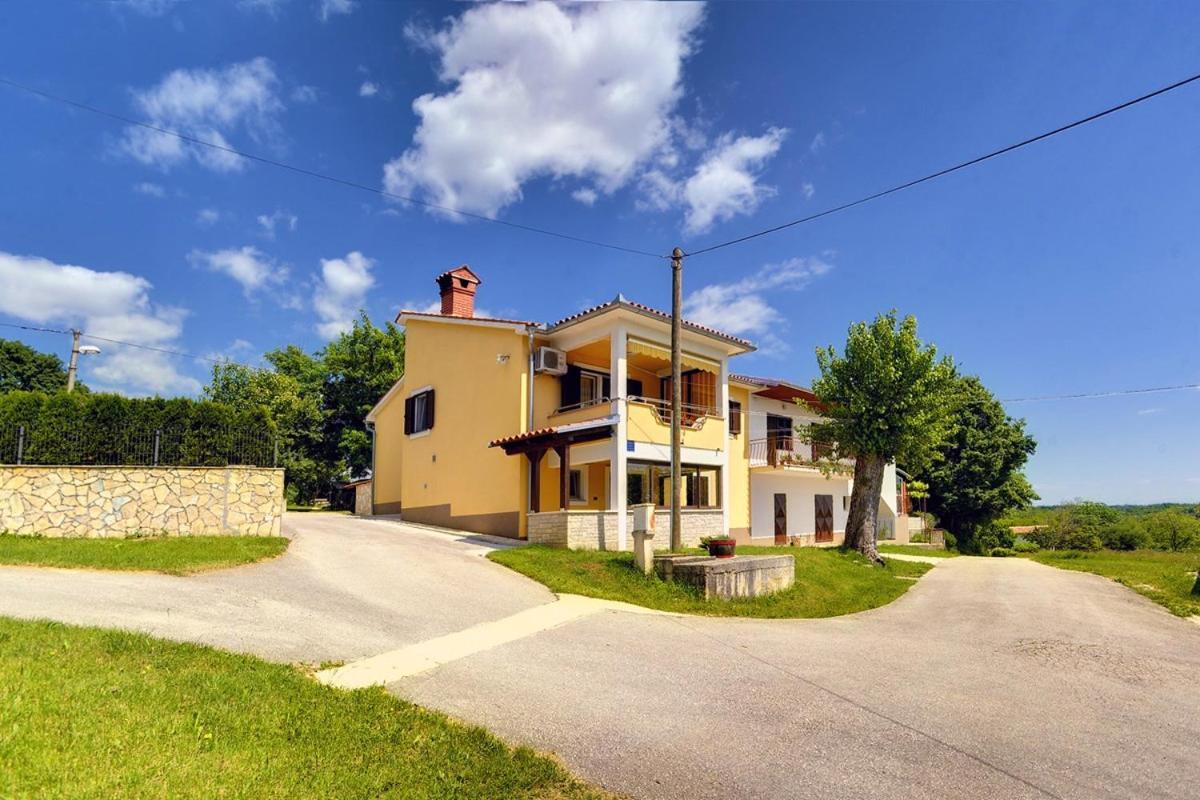 Villa Semy Pazin Eksteriør bilde