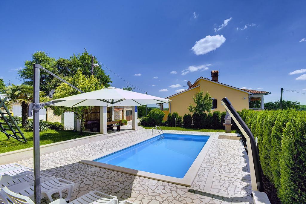 Villa Semy Pazin Eksteriør bilde
